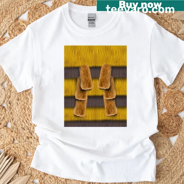 Graphic T-shirt featuring gaming animals and mods