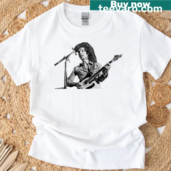 Illustrative tribute to artist Ray Fenwick on a T-shirt