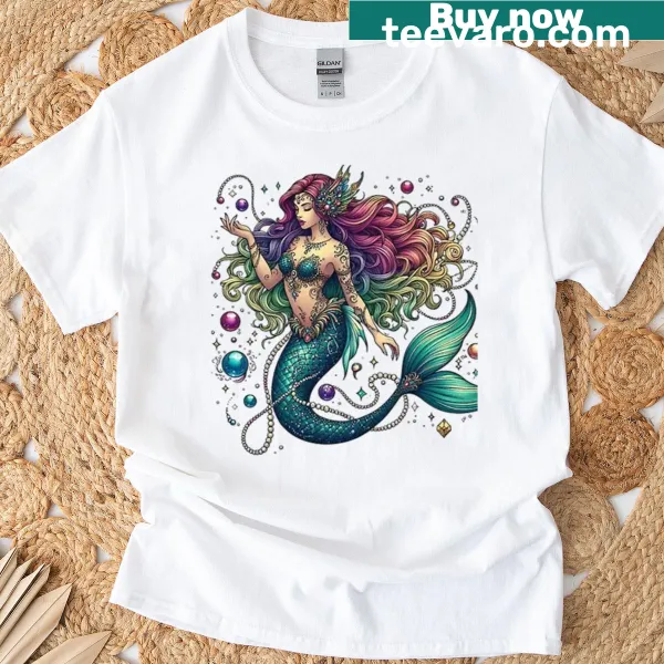 Oversized T-shirt with an illustrated mermaid and ocean waves
