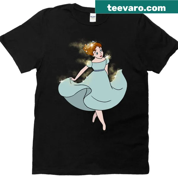 Cute oversized T-shirt celebrating the name Wendy with playful graphics