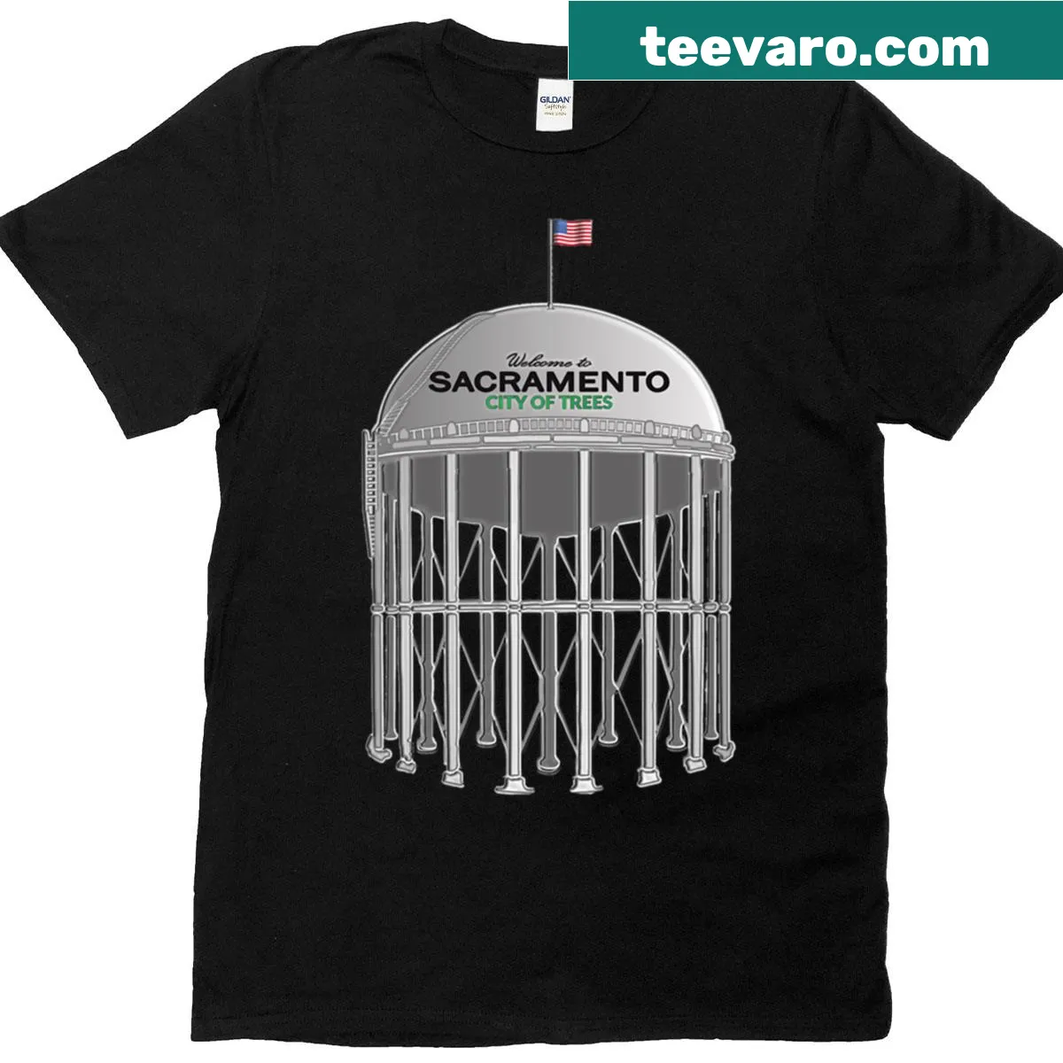 Oversized T-shirt celebrating Sacramento with an illustration — on a men's t-shirt