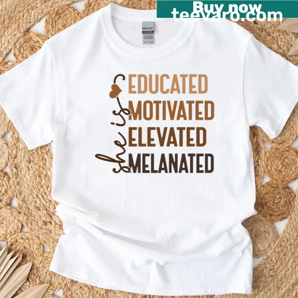 Oversized T-shirt featuring an empowering phrase for women