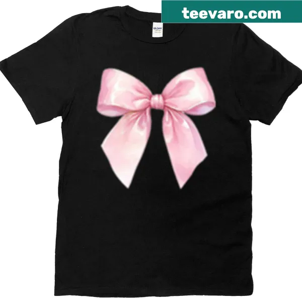 Oversized T-shirt with playful pink bow graphic