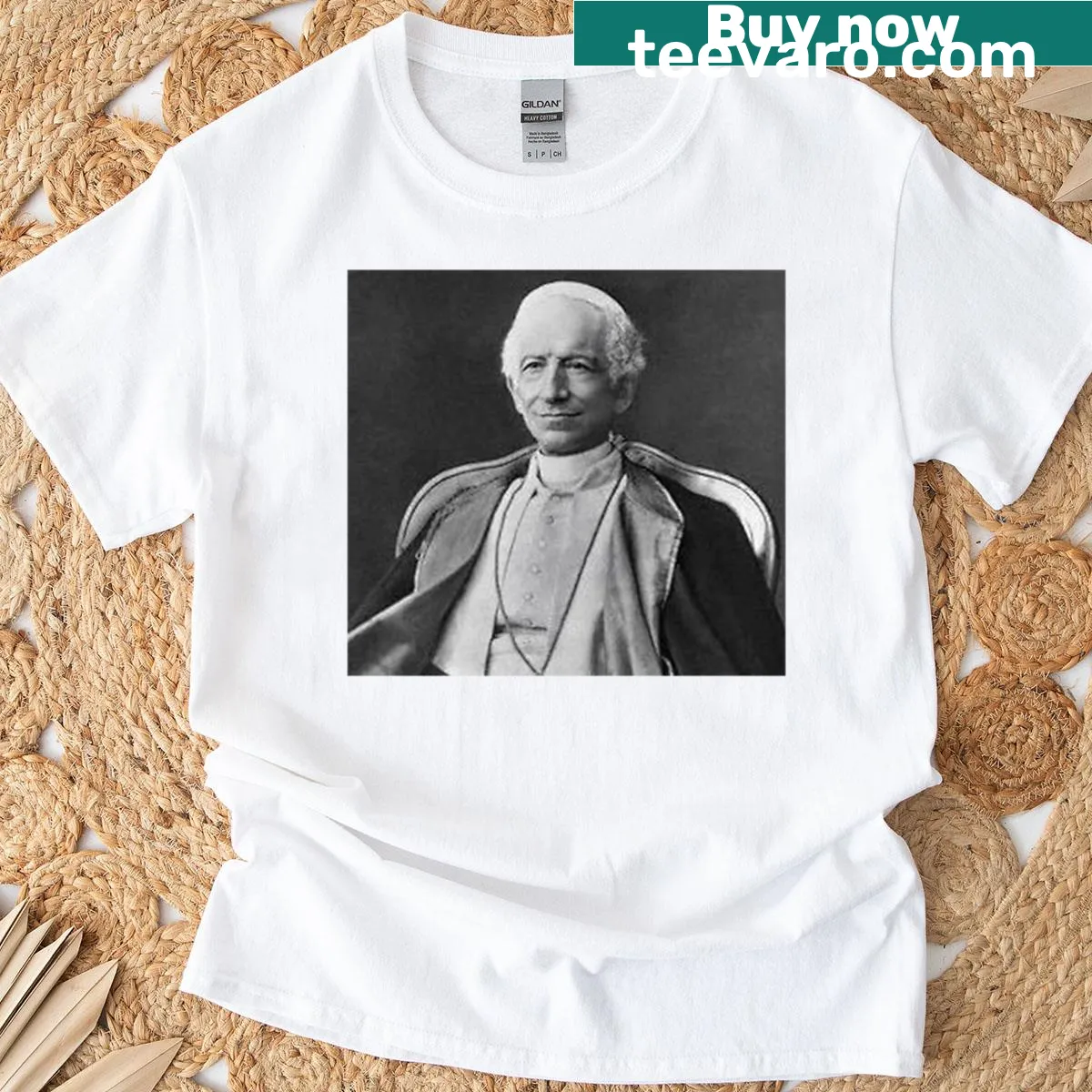 Oversized t-shirt with vintage design featuring Pope Leo XIII — on a men's t-shirt