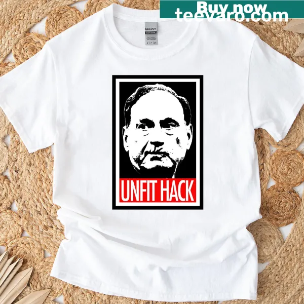 Oversized t-shirt with political message against Alito