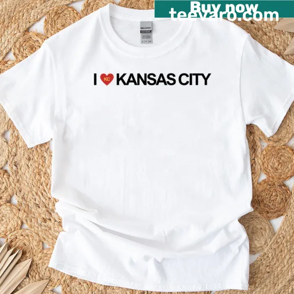 Kansas City T-shirt with a graphic heart design