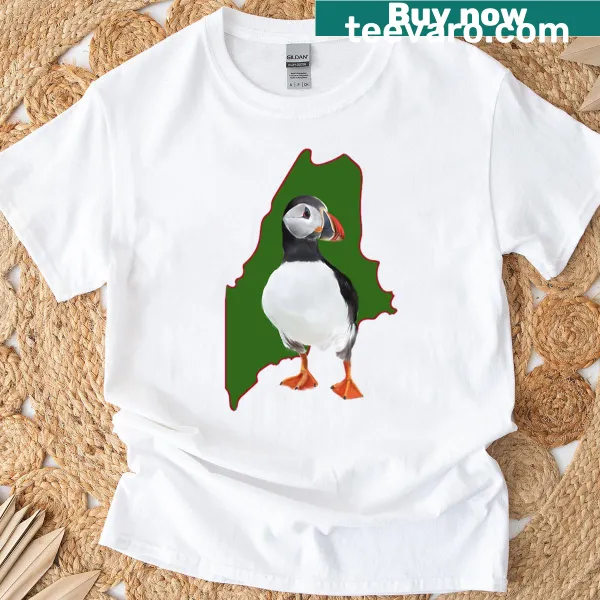 Oversized t-shirt with playful illustration of a puffin from Maine