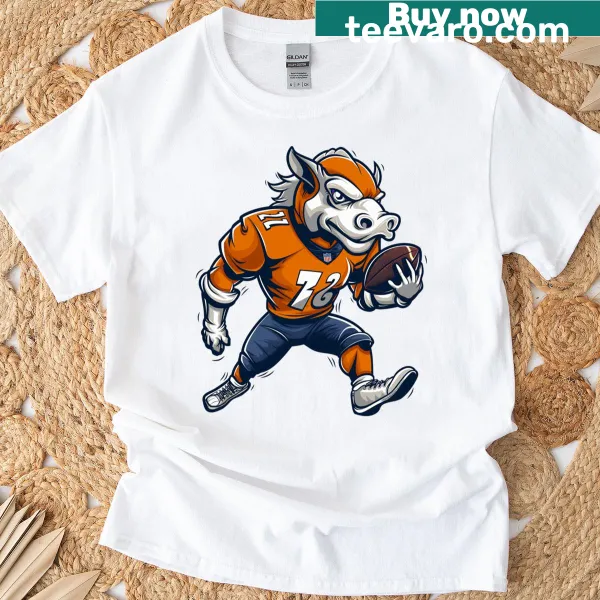 T-shirt with playful graphics combining horses and football