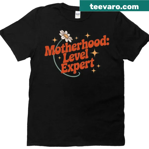Retro T-shirt featuring a funny quote about motherhood with a daisy