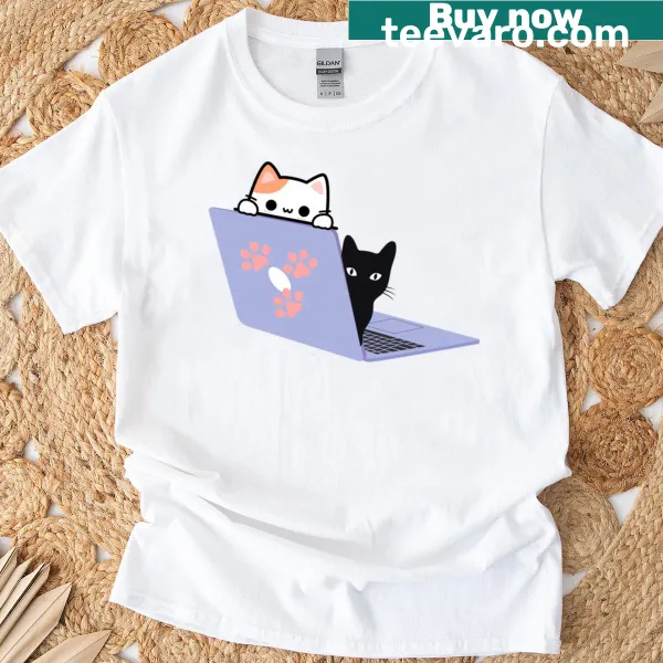 T-shirt with cartoon study buddies gathered around books