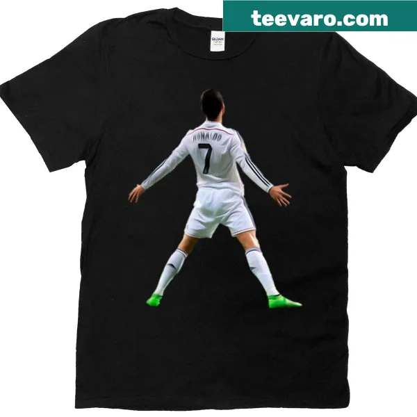 Oversized t-shirt featuring a sticker-style CR7 logo design