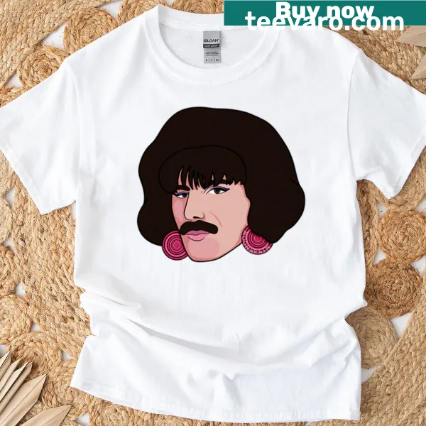 Oversized T-shirt with the phrase 'I Want To Break Free'.