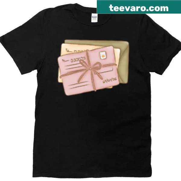 Oversized t-shirt with love letters illustration