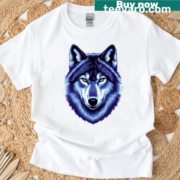T-shirt featuring beautiful illustrations of howling wolves