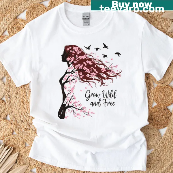 Oversized T-shirt with the phrase 'Grow Wild And Free'