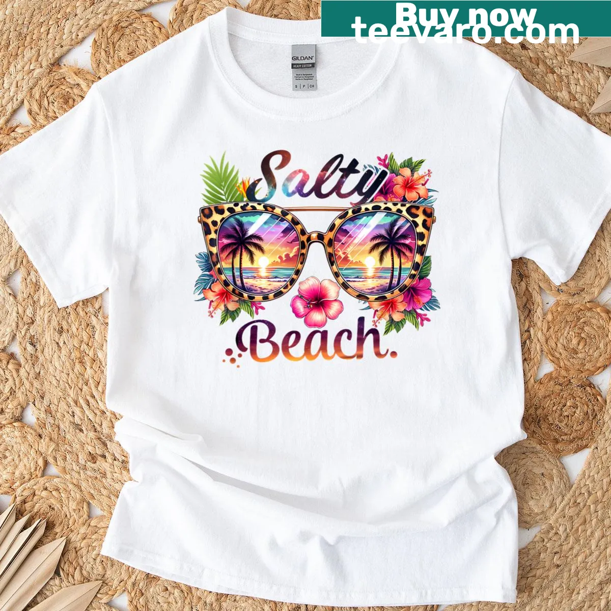 Leopard wearing sunglasses with tropical flowers illustration on T-shirt — on a men's t-shirt