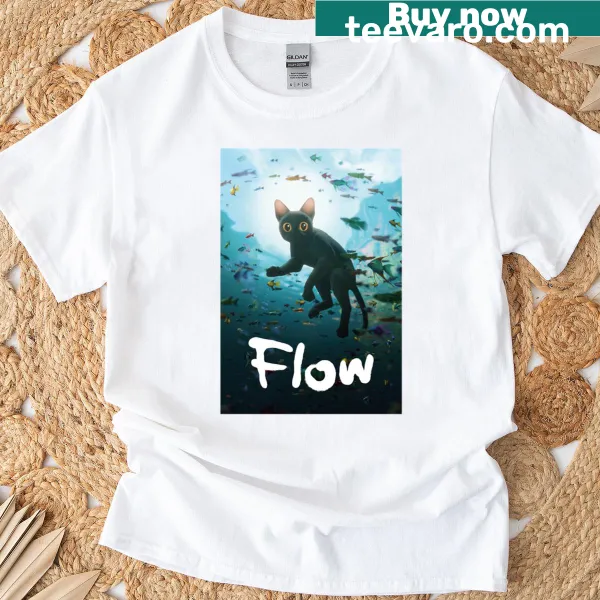 Vintage-style T-shirt featuring classic movie motifs