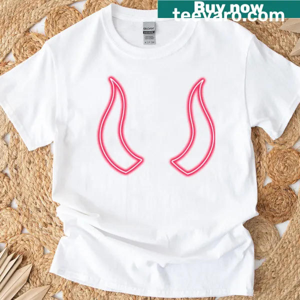 T-shirt with playful neon red devil horns design