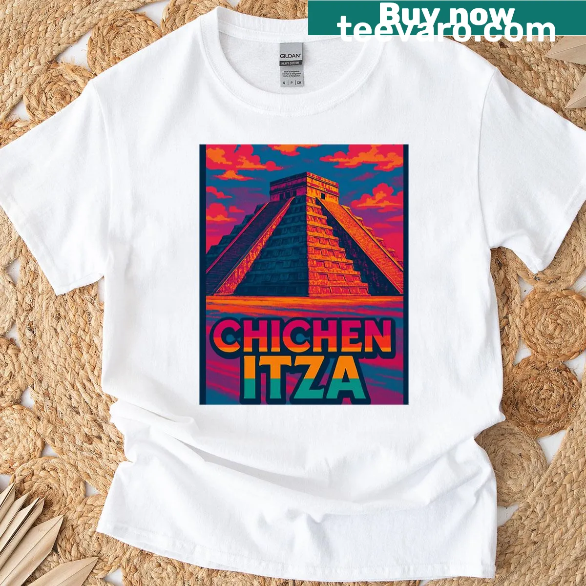 Retro pop art illustration of Chichen Itza pyramid on a t-shirt — on a men's t-shirt