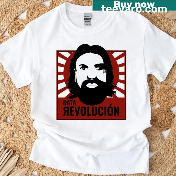 Bold typography Data Revolucion t-shirt for tech enthusiasts