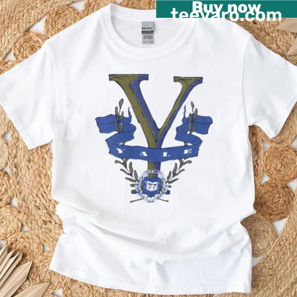 Vintage logo t-shirt featuring Yale University emblem