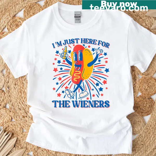 Funny hot dog graphic on 4th of July T-shirt