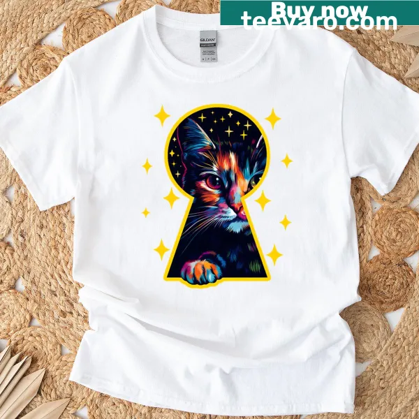 T-shirt featuring an illustration of a cat looking through a keyhole