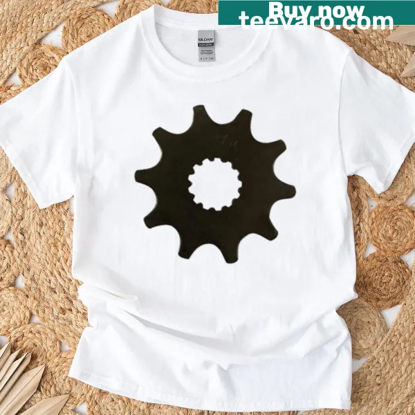 T-shirt with a minimalist gear spindle graphic design