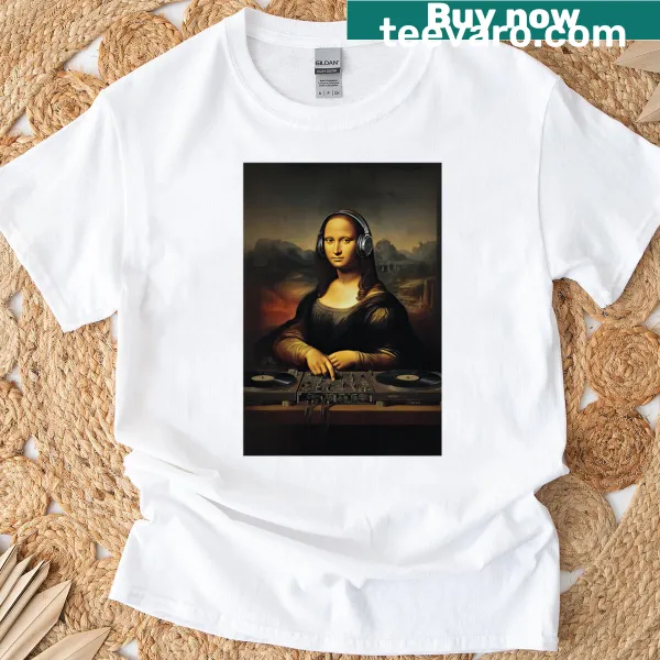 Modern interpretation of the Mona Lisa on a t-shirt