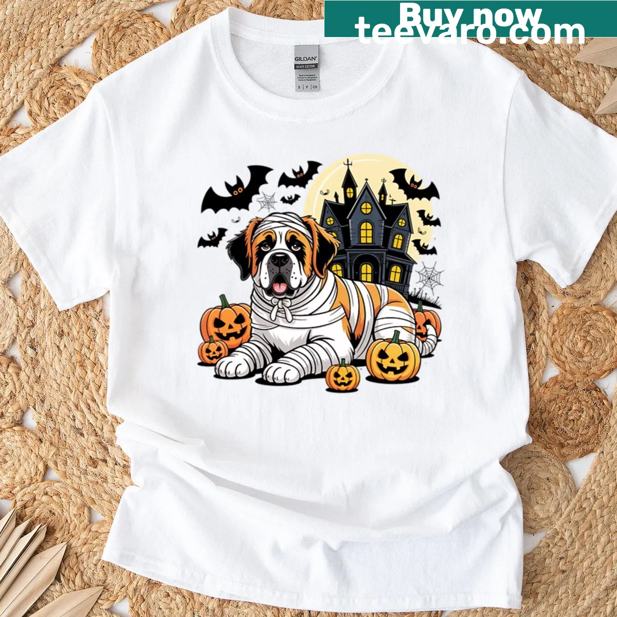 Cartoon Saint Bernard dressed as a mummy on Halloween Oversized T-shirt — on a men's t-shirt
