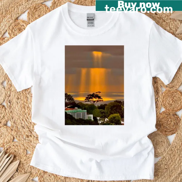 Minimalist silhouette design on an oversized T-shirt