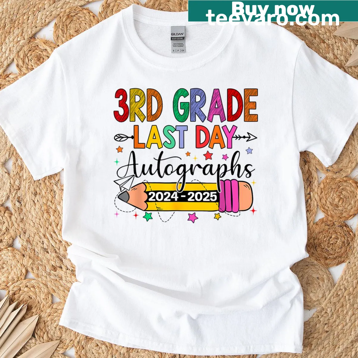 Autograph-themed graduation t-shirt for 3rd graders, 2025 — on a men's t-shirt