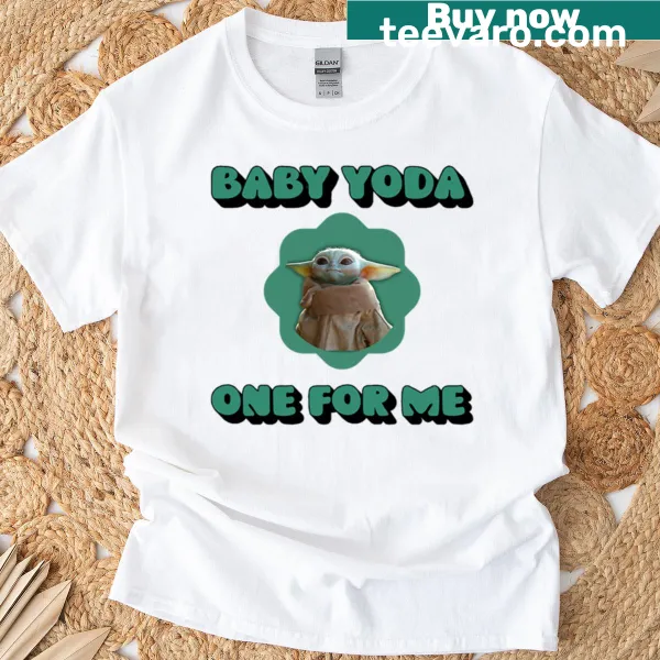 Oversized t-shirt featuring Baby Yoda with the phrase Yoda One For Me