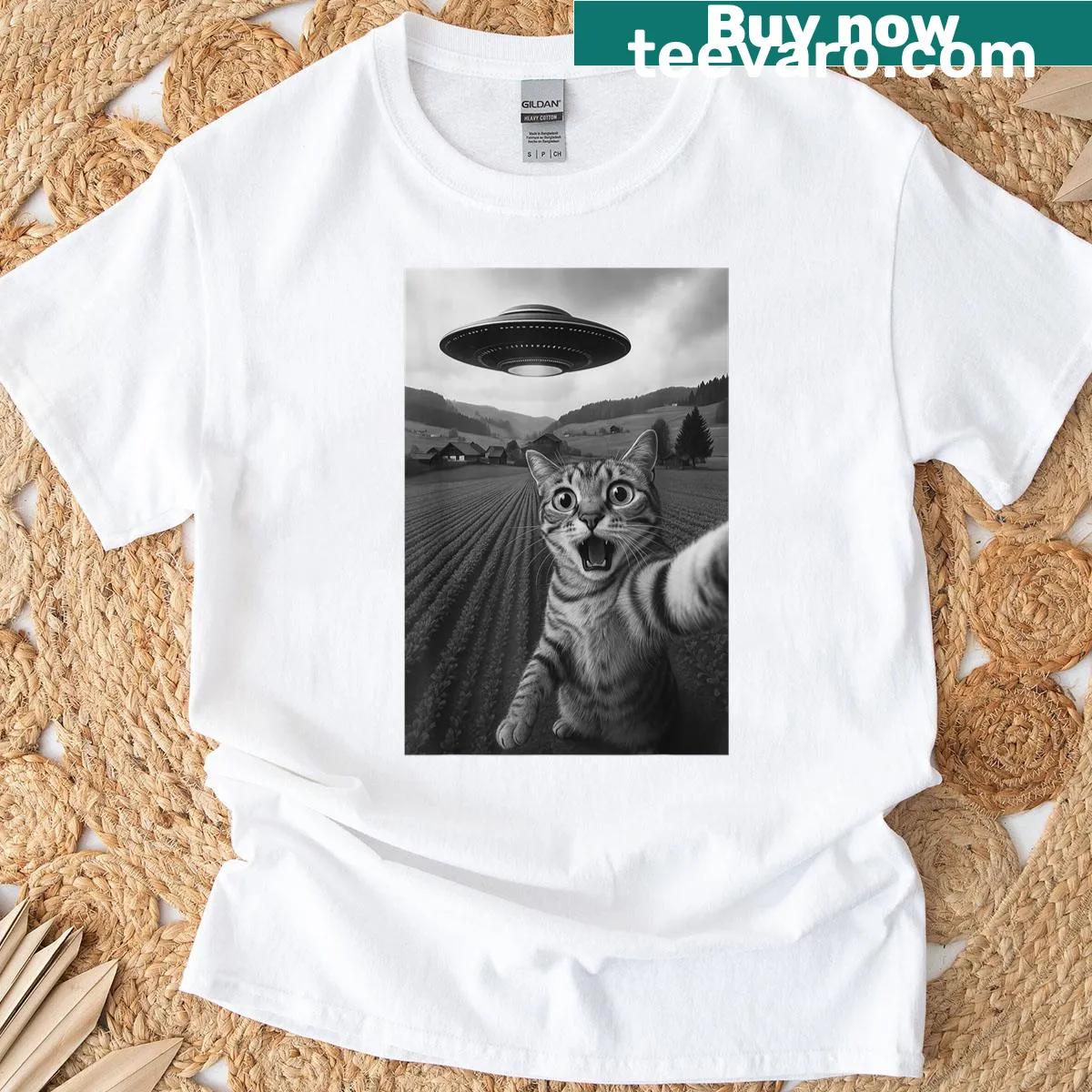 Funny cat selfie with alien UFO graphic t-shirt — on a men's t-shirt