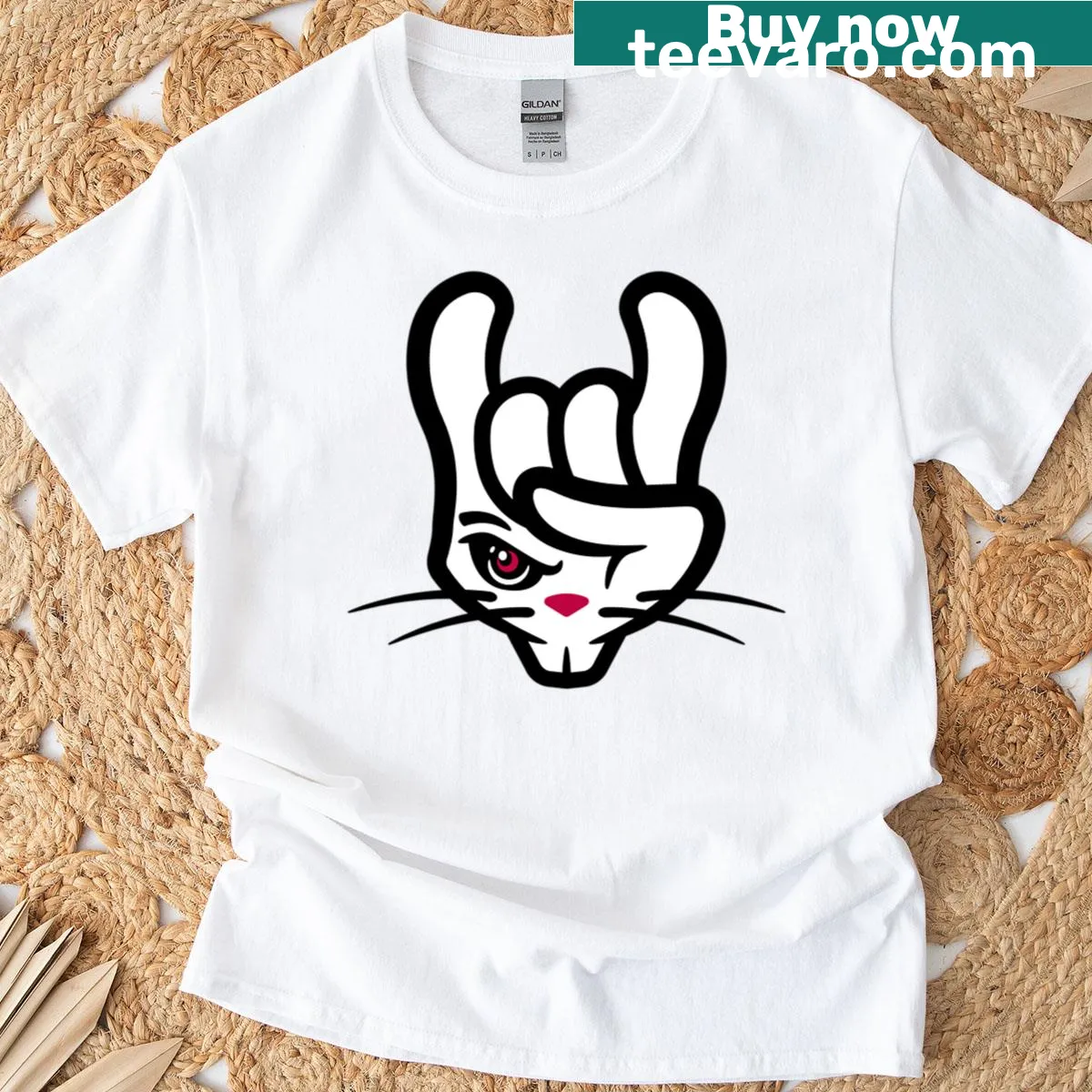 T-shirt with repeated phrase 'Copia De' design — on a men's t-shirt