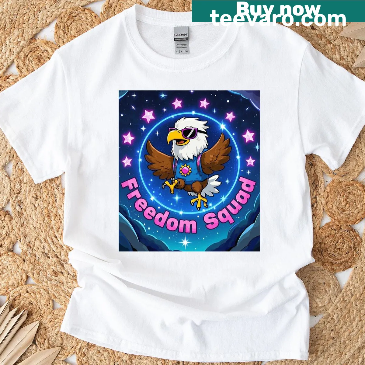 Cartoon eagle with sunglasses and stars on a t-shirt — on a men's t-shirt