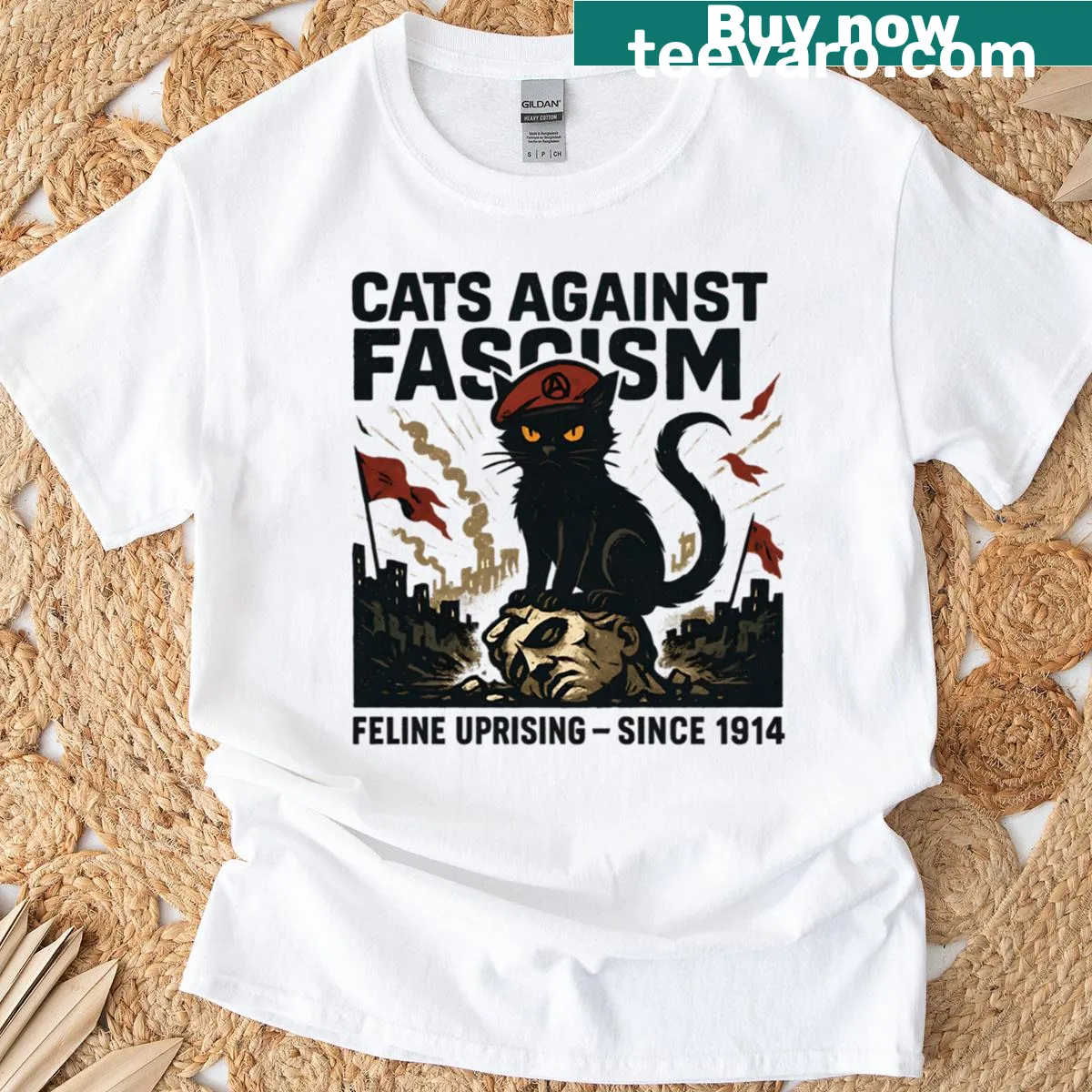 Revolutionary cat in red beret anti-fascist t-shirt — on a men's t-shirt