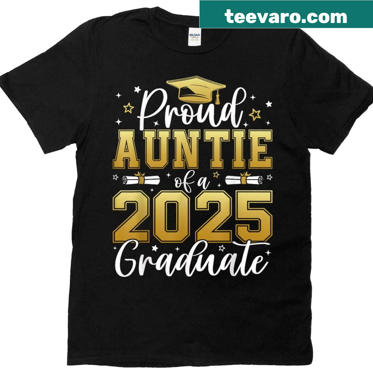 T-shirt for proud aunties of the class of 2025 graduates — on a men's t-shirt