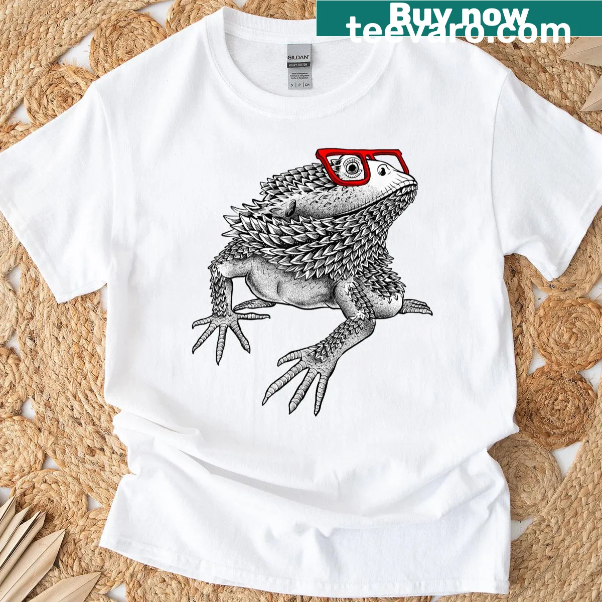 Bearded dragon illustration on a T-shirt for all ages — on a men's t-shirt