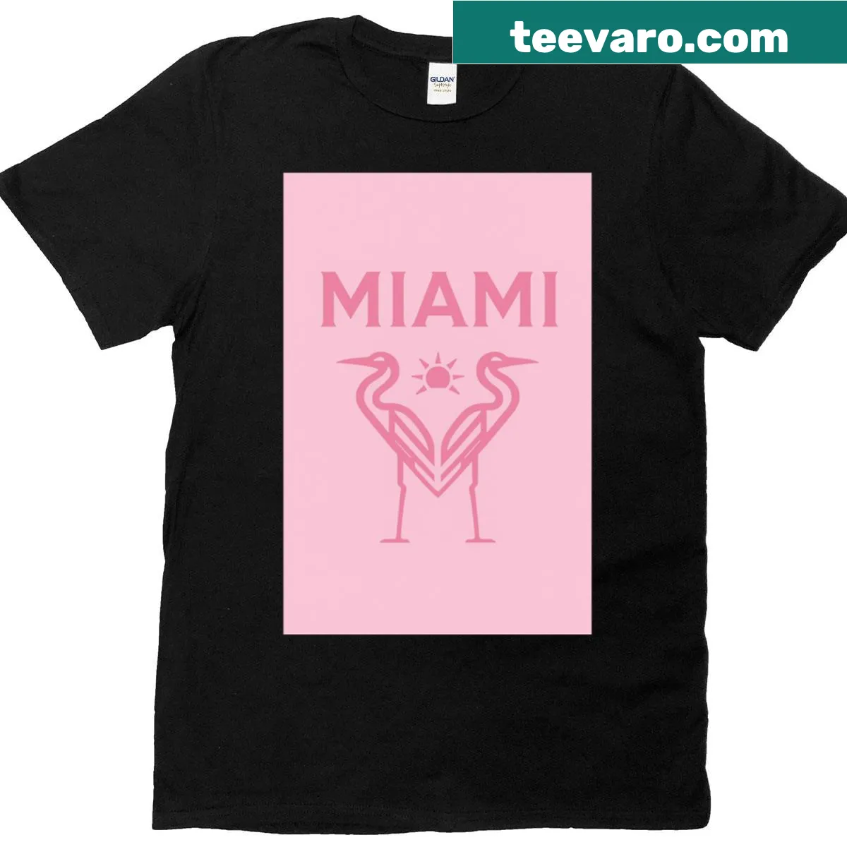 Oversized T-shirt with a flamingo logo on a pink background — on a men's t-shirt