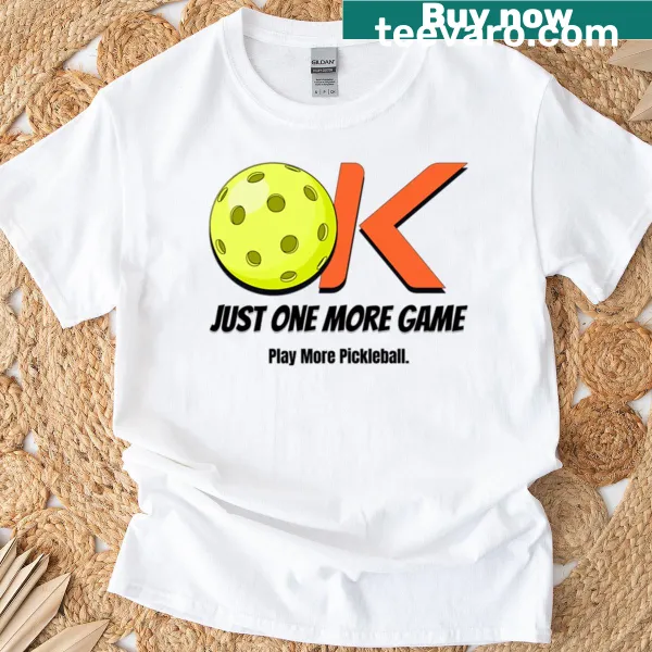 Oversized t-shirt with humorous gaming text