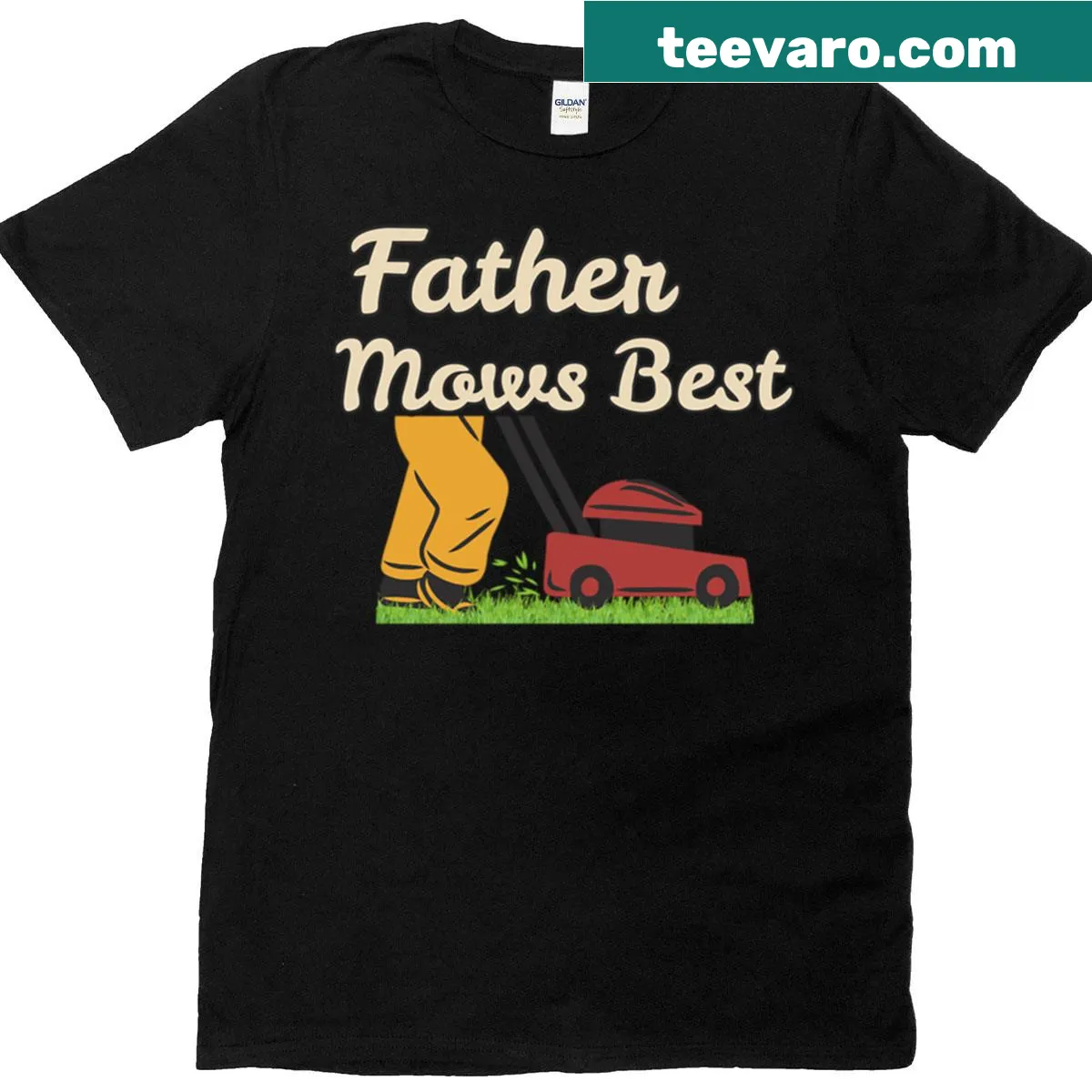 Oversized T-shirt with humorous Papa Mows Best text — on a men's t-shirt