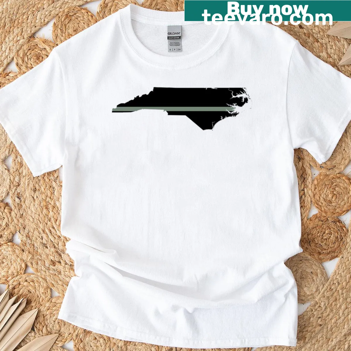 Thin silver line graphic T-shirt supporting law enforcement in North Carolina. — on a men's t-shirt