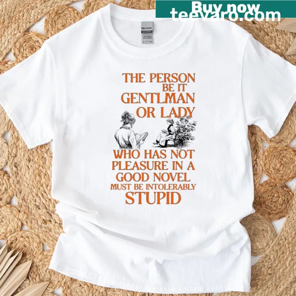 T-shirt with typographic design celebrating a love for reading.