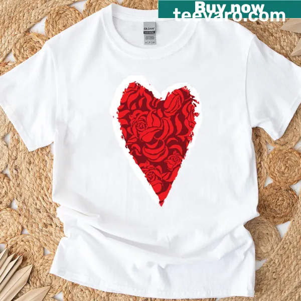 Oversized t-shirt with whimsical rose heart graphic for romantic vibes.