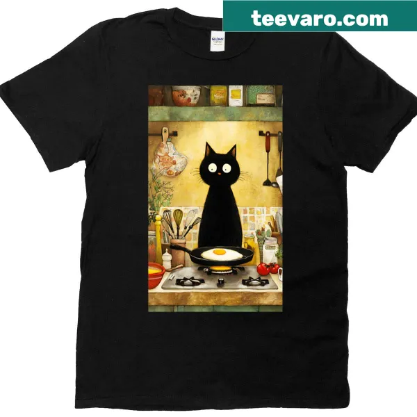 Oversized T-shirt with a playful sunny side up egg graphic.