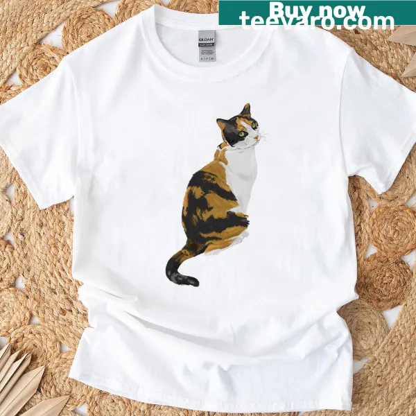 Illustration of a tricolor cat on a casual t-shirt