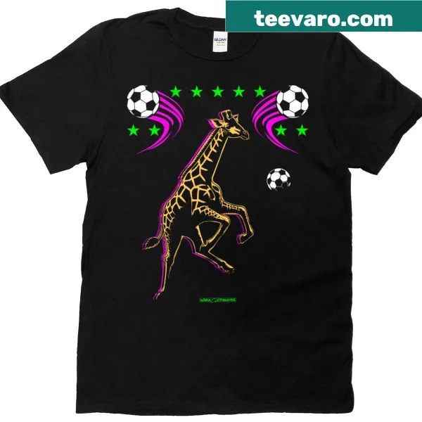 Funny soccer giraffe graphic T-shirt for gamers