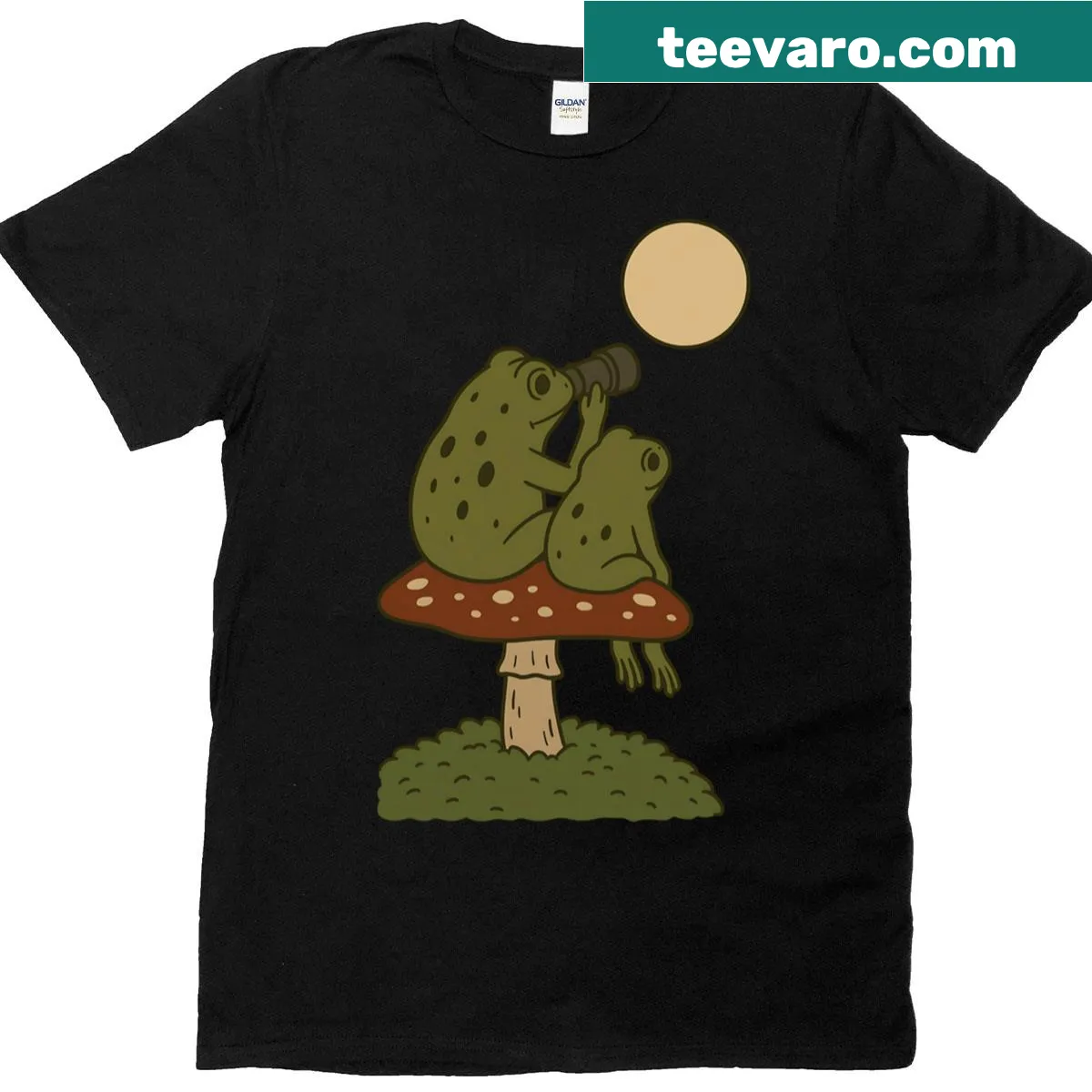 Oversized t-shirt with cute frogs stargazing on mushrooms illustration — on a men's t-shirt