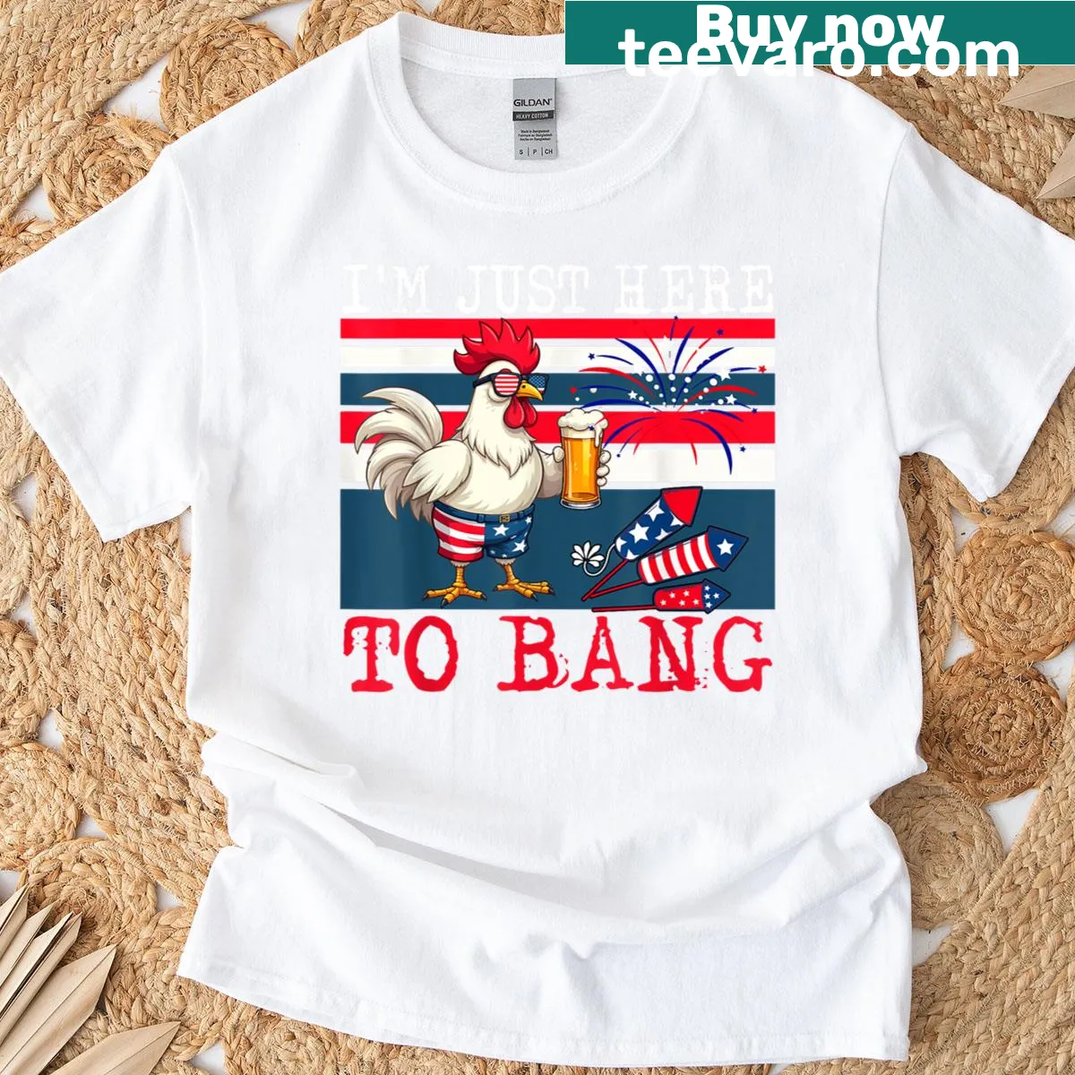 Illustration of a rooster with the US flag and beer on a t-shirt — on a men's t-shirt